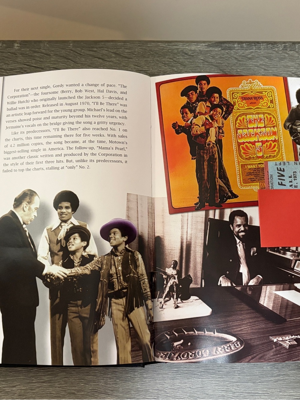 MJ  "A Tribute to the King of Pop 1958-2009" Platinum Ed. Collector's Vault - Picture 5 of 13
